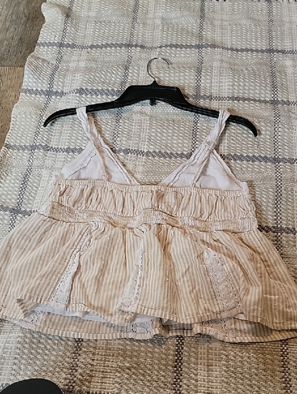 American Eagle Outfitters Tan Lace Babydoll Crop Top ~Size Medium - Picture 6 of 7